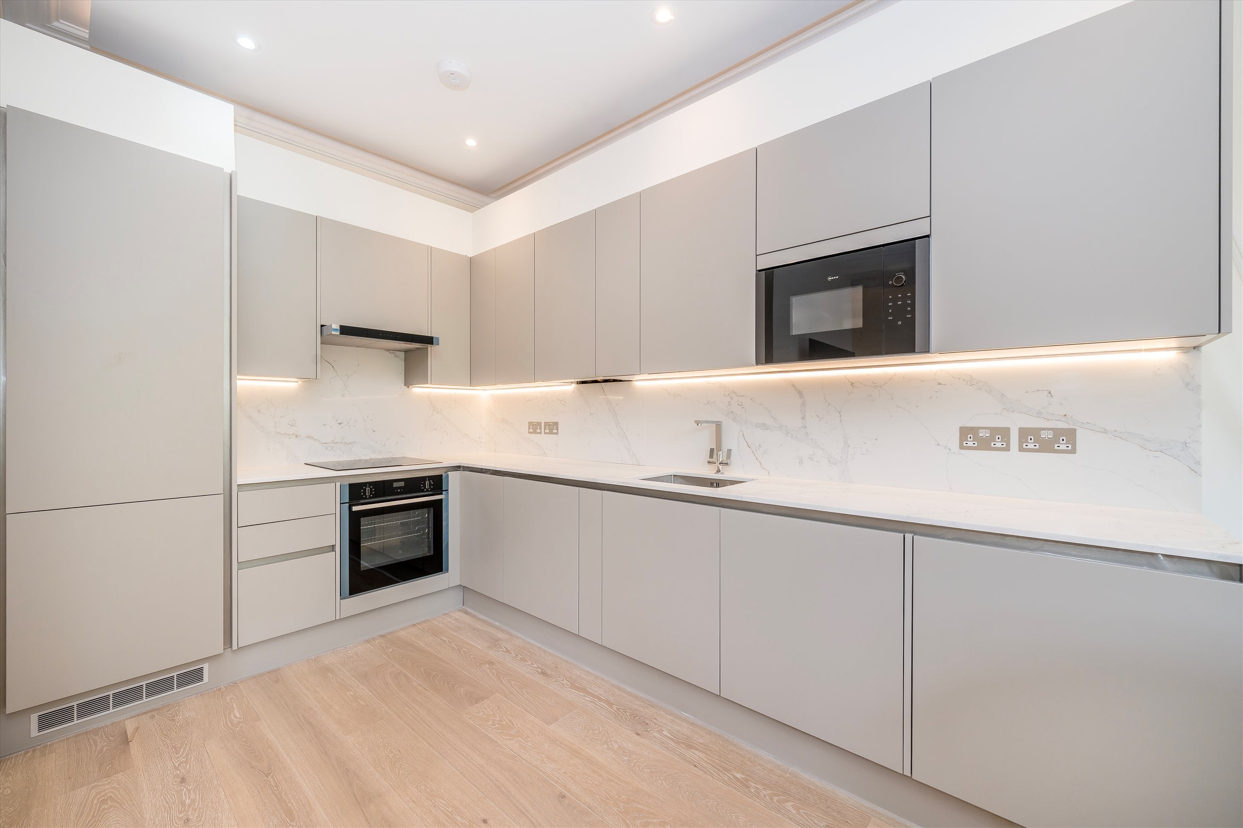 Flat Addison Road in Greater London