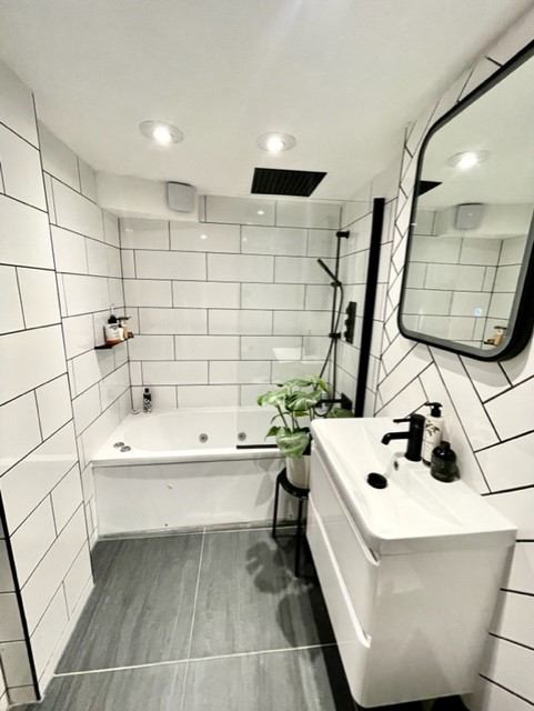 Flat Westbourne Park Road in City of Westminster