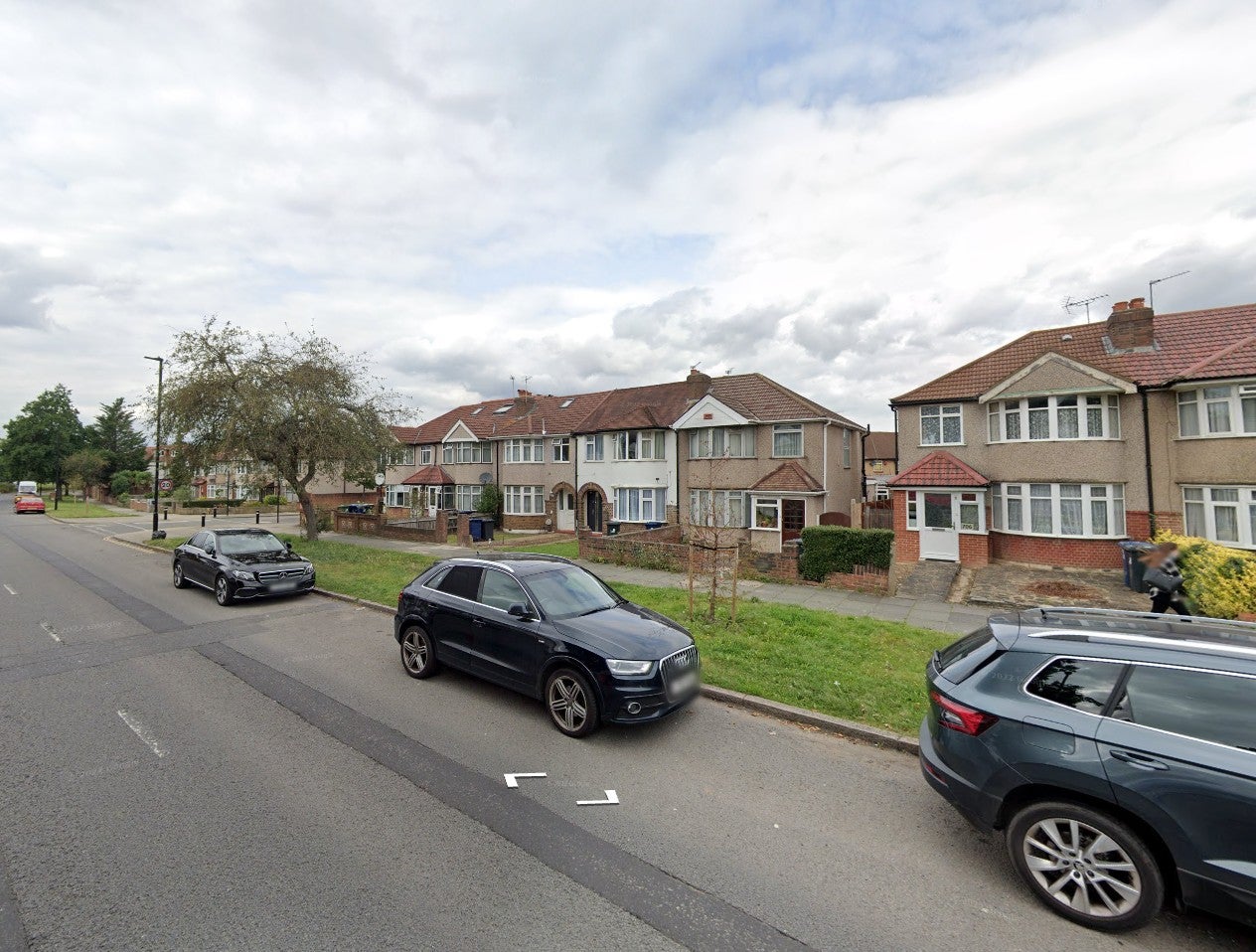 Flat Whitton Avenue West in Greater London
