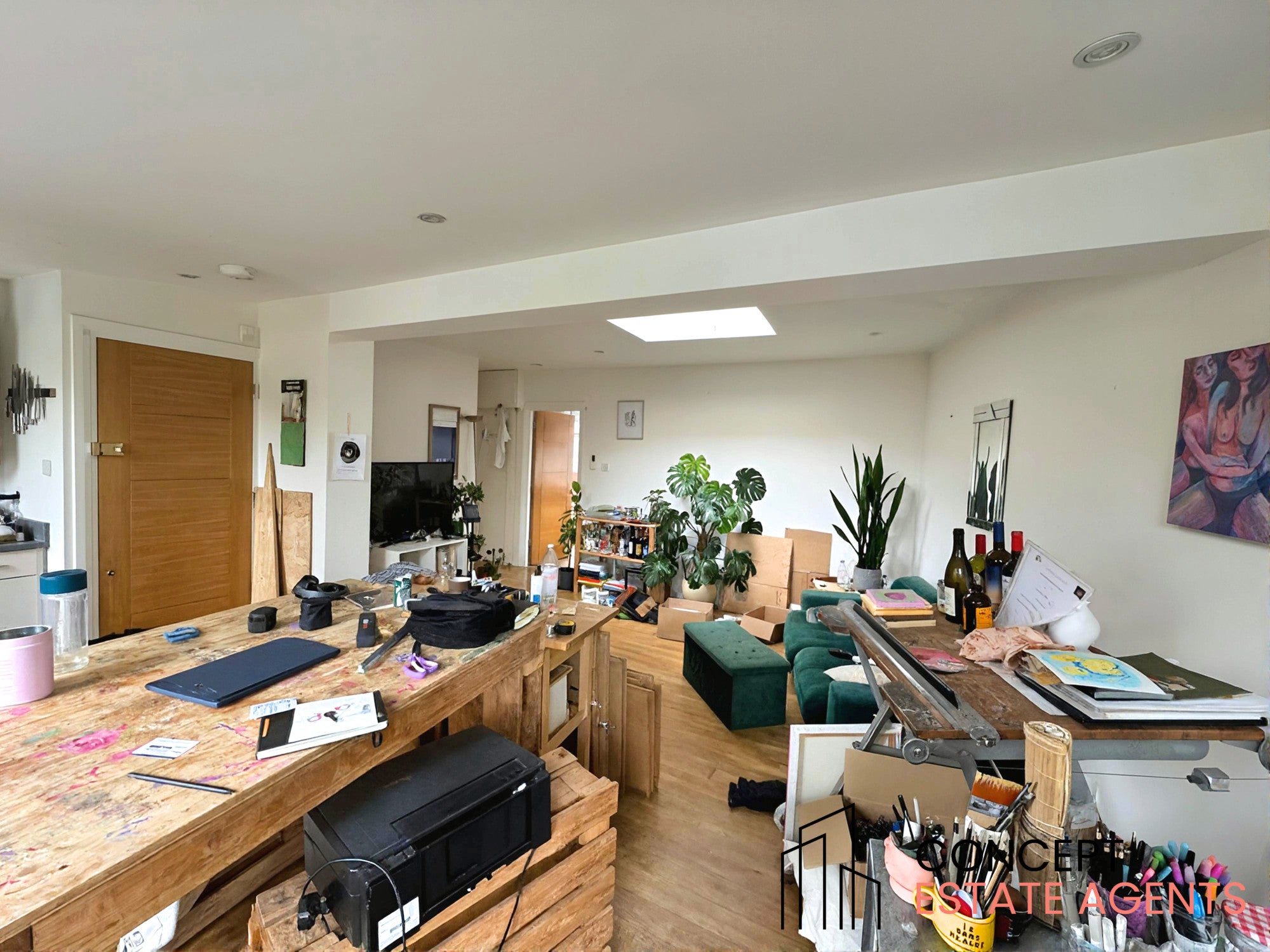 Flat Strathmore Road in Greater London