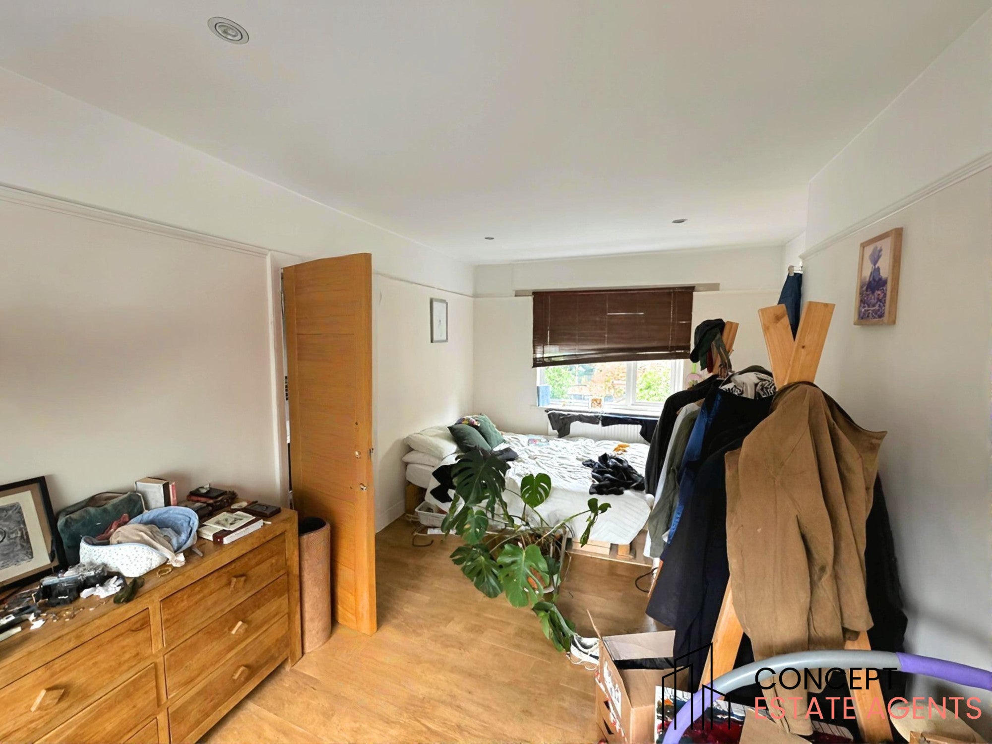 Flat Strathmore Road in Greater London