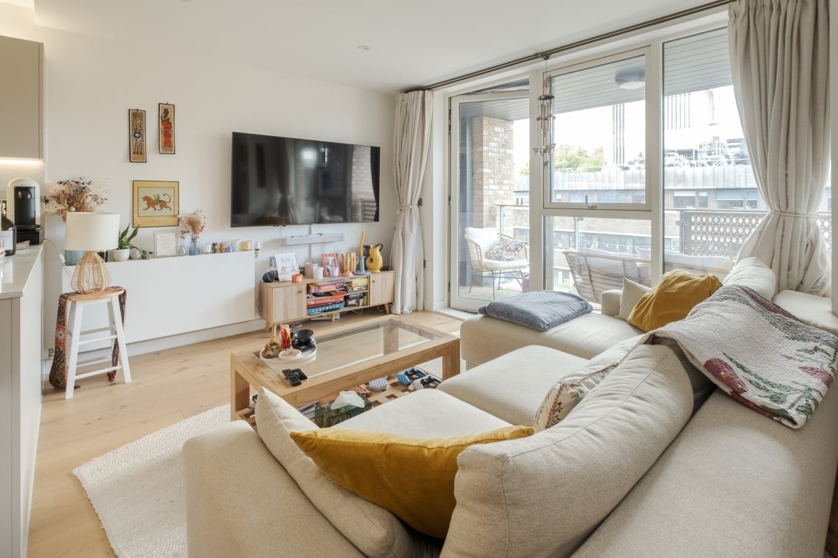 Flat Goswell Road in Greater London