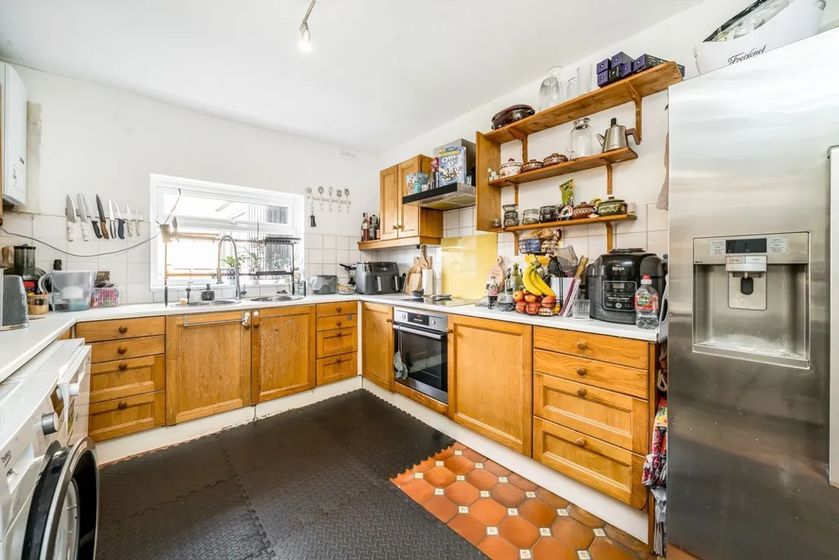 House Clairville Gardens in Greater London