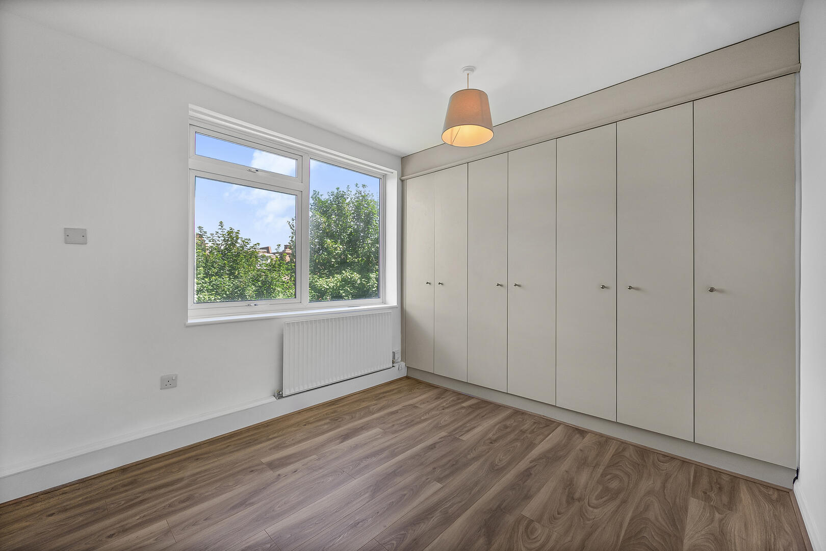 Flat Tooting Bec Road in Greater London