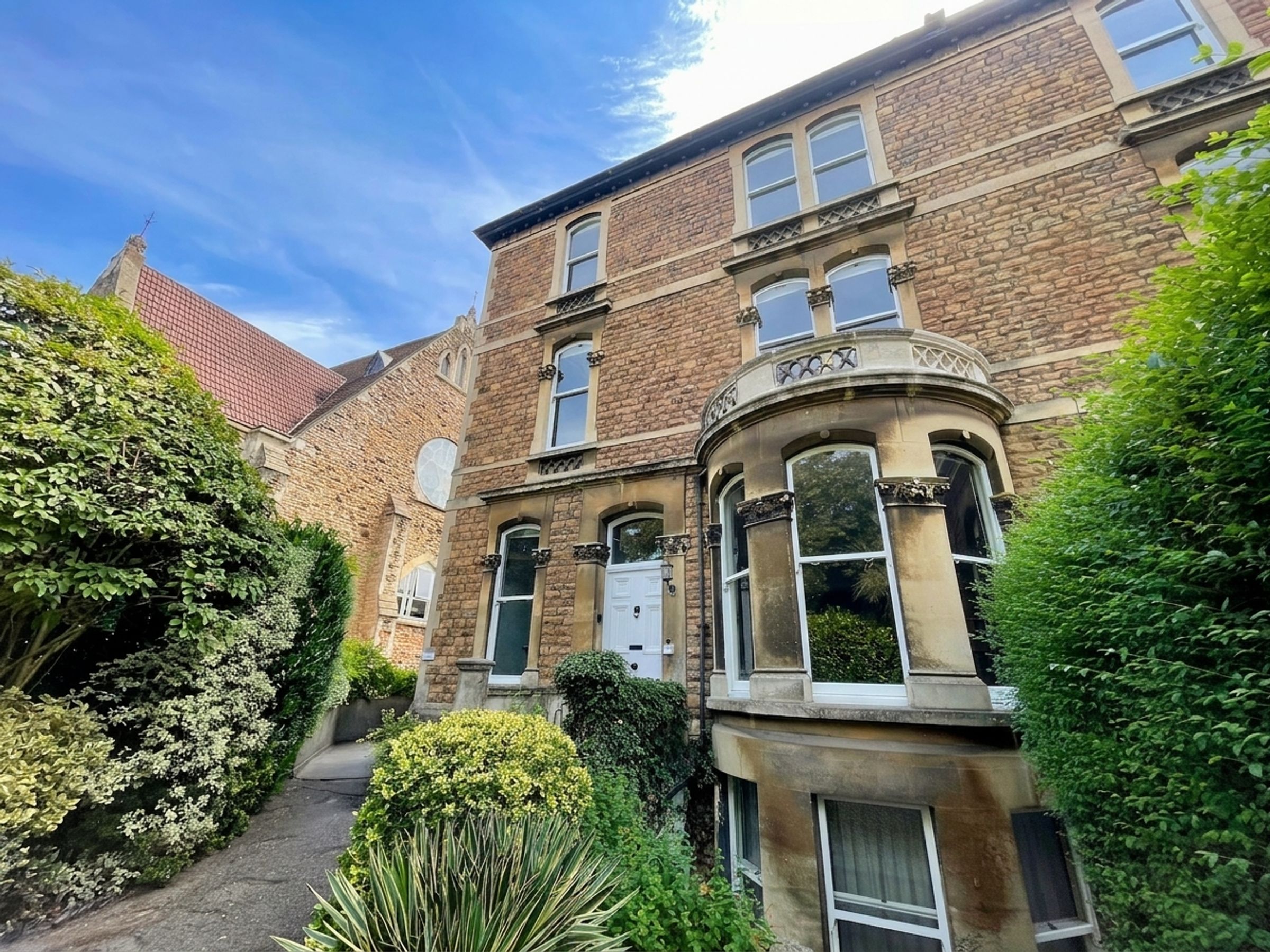 Flat Oakfield Road in Bristol