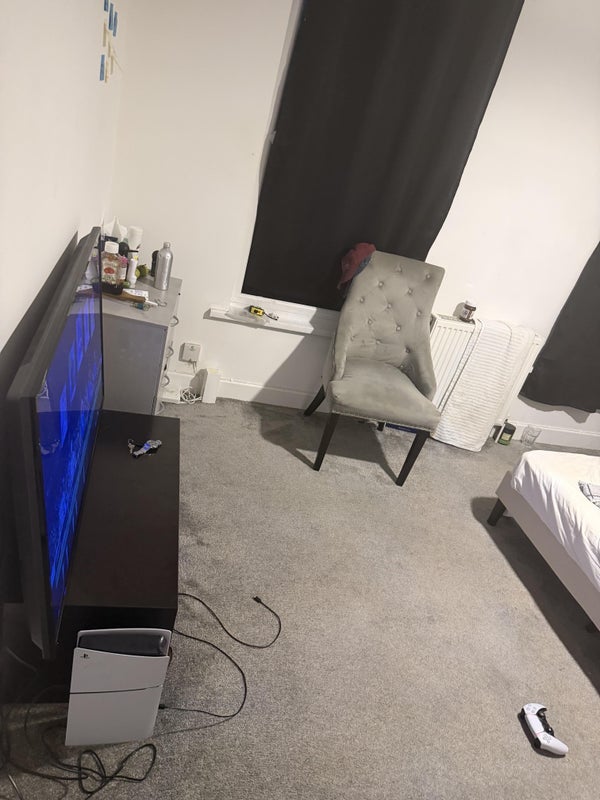 Room Somerset Road in Greater London