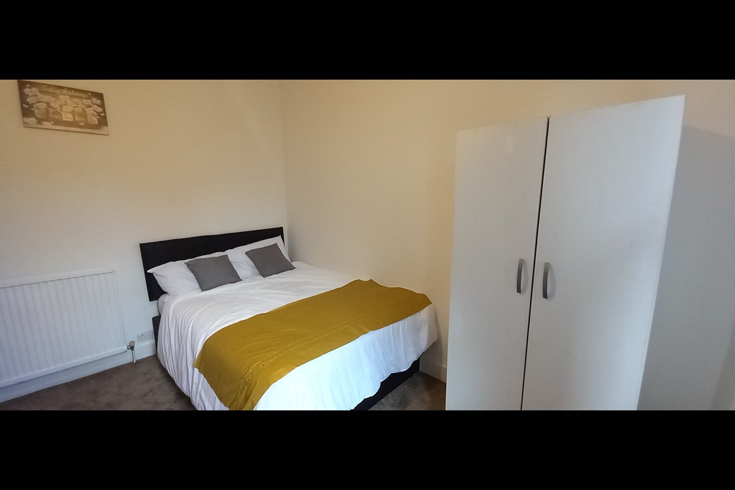 Room Stevenage Road in Greater London