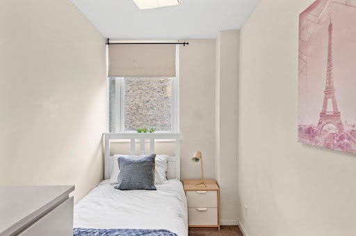 Room Chippenham Road in City of Westminster