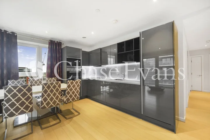 Flat Waterden Road in Greater London
