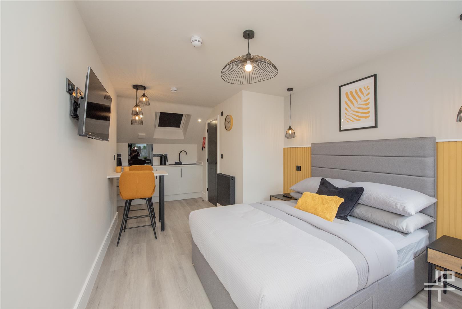 Room Willis Street in Warrington