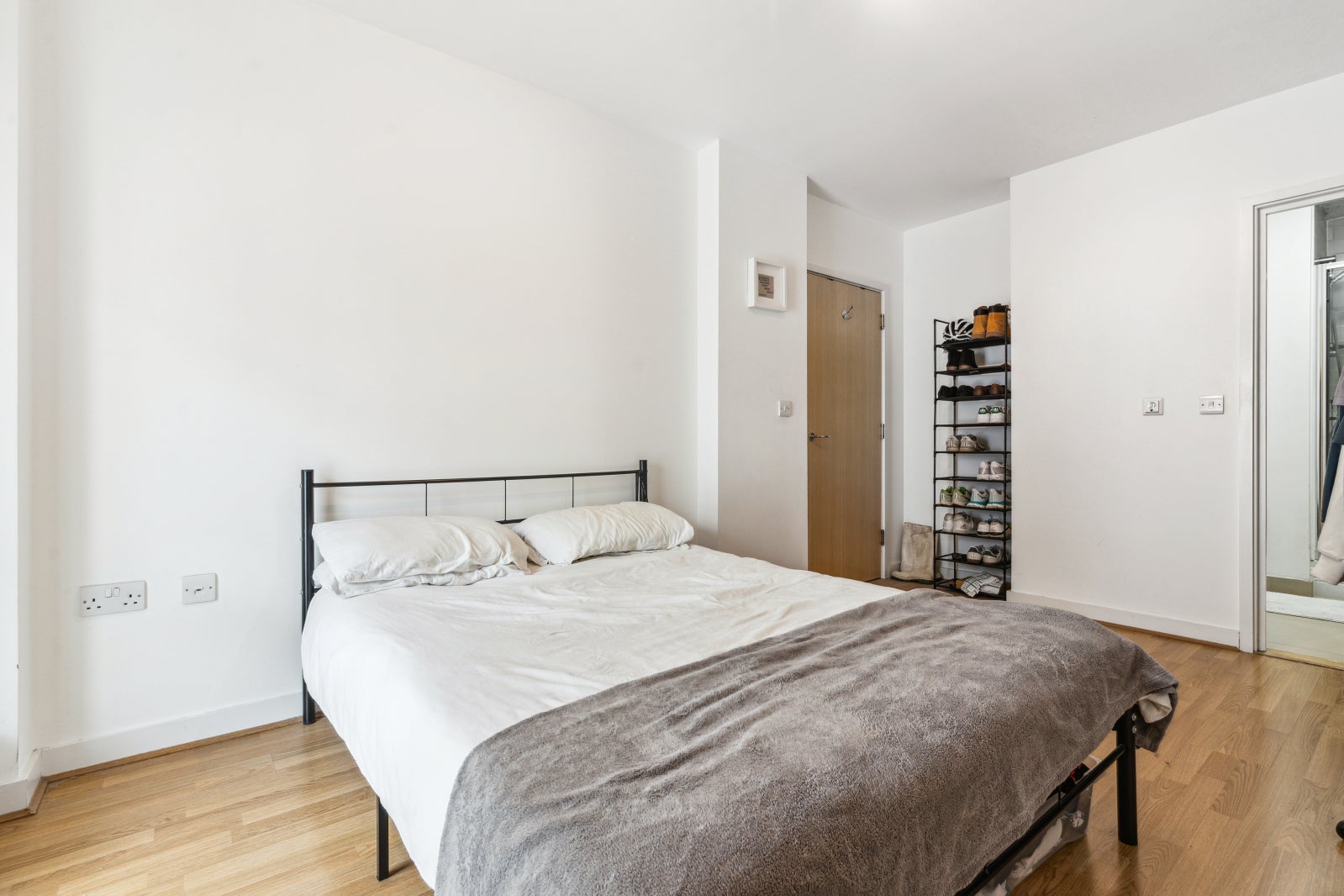 Flat Point Pleasant in Greater London