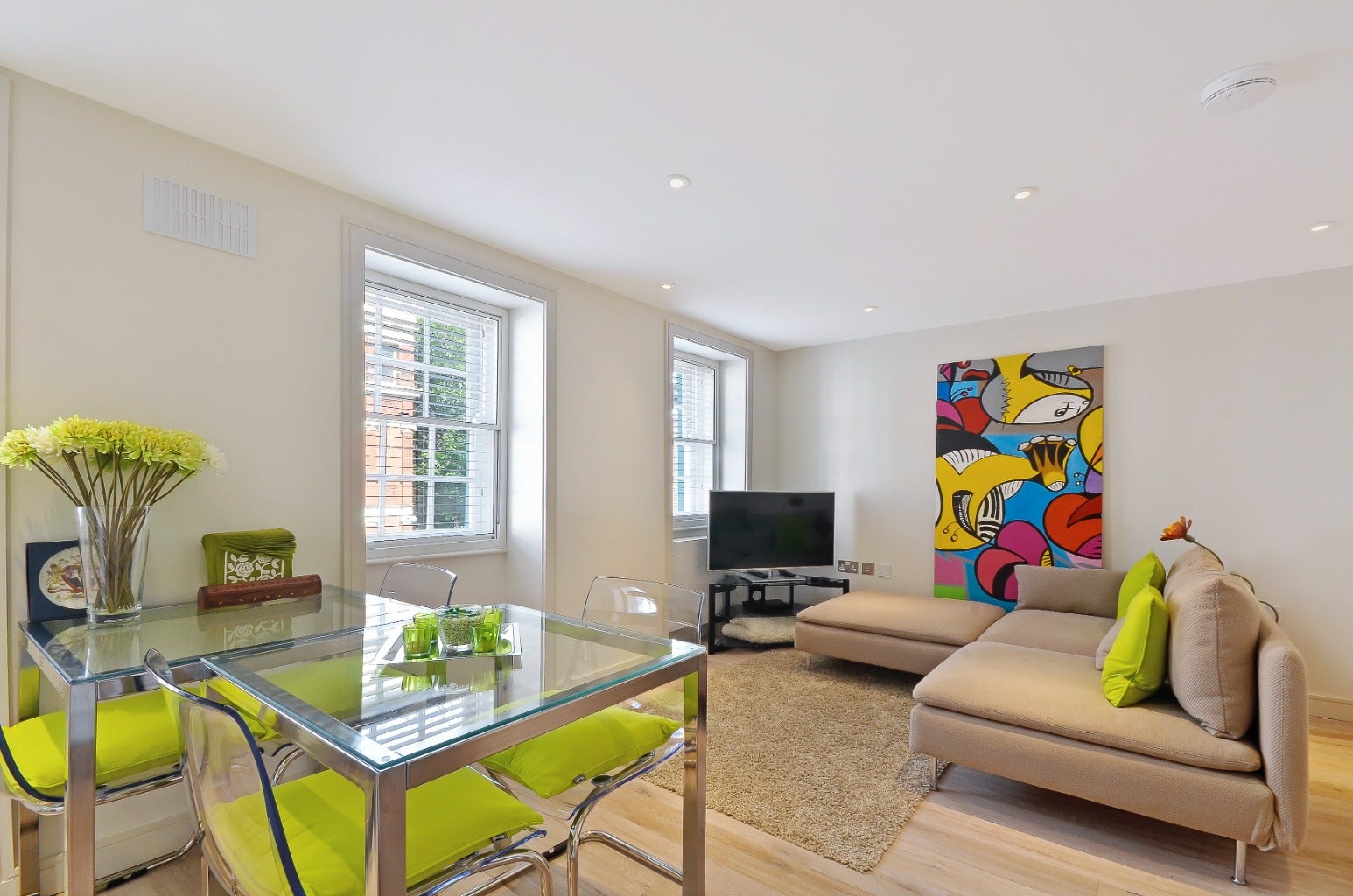 Flat Charlotte Street in Greater London