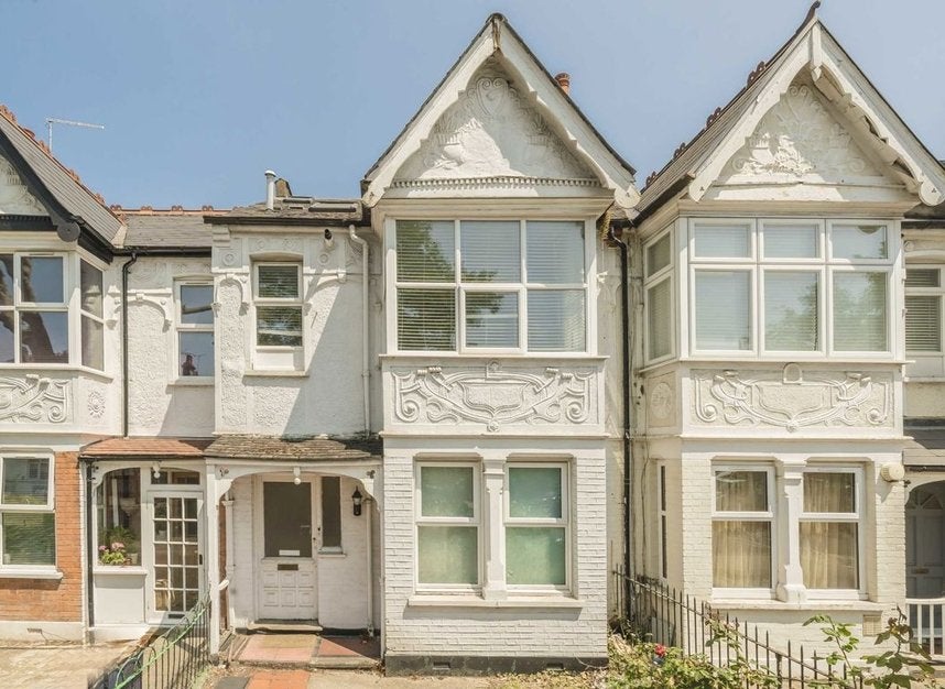 Flat Northfield Avenue in Greater London