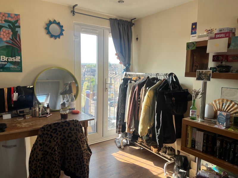 Room Apsley Road in Greater London