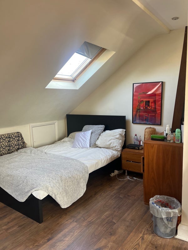 Room Apsley Road in Greater London