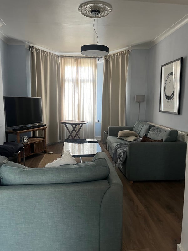 Room Apsley Road in Greater London