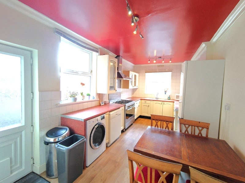 Room Exeter Road in Nottingham