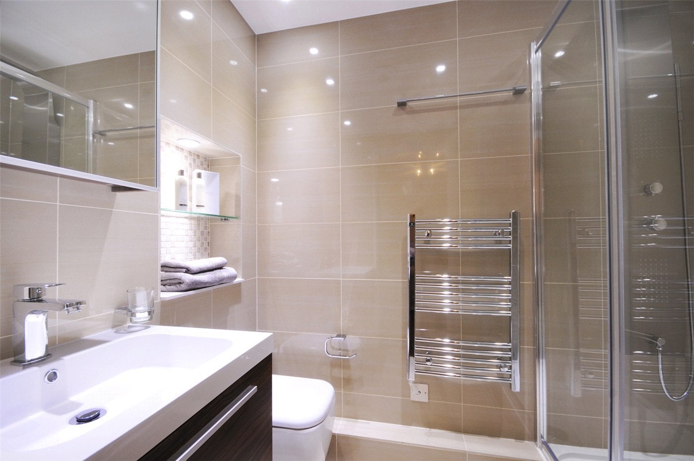 Flat Boydell Court in Greater London