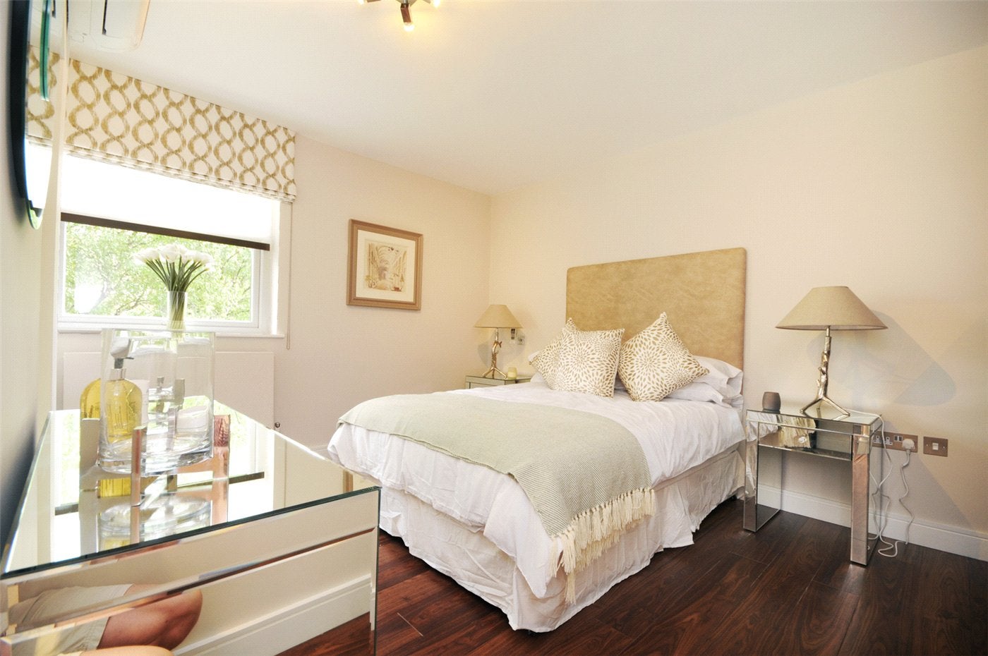 Flat Boydell Court in Greater London