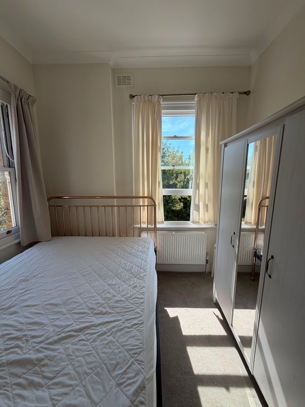 Room Wandle Road in Greater London