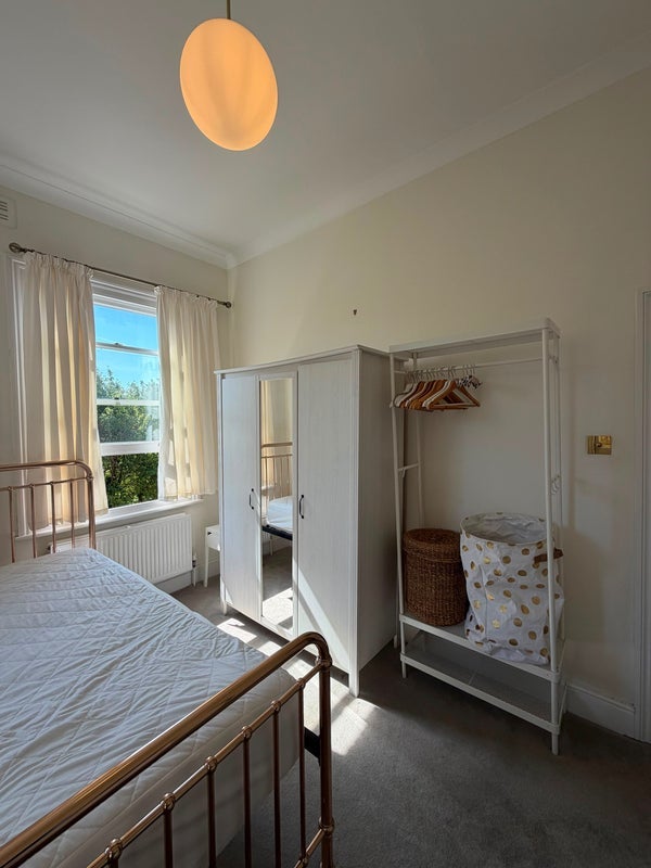 Room Wandle Road in Greater London
