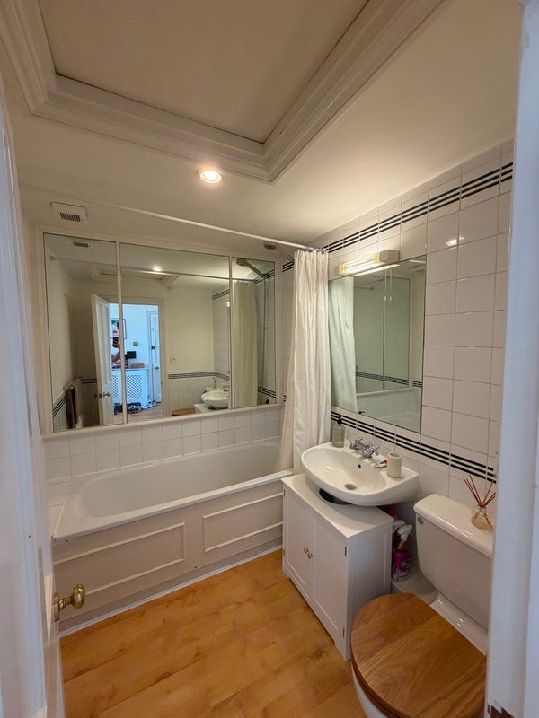 Room Wandle Road in Greater London