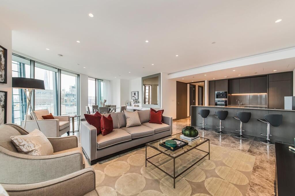 Flat Hatfields in Greater London