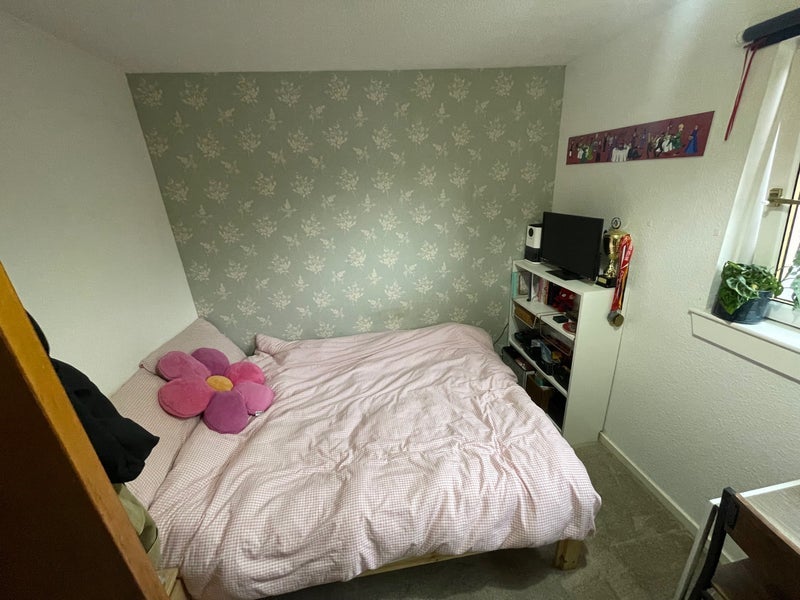 Room Glebe Court in Glasgow