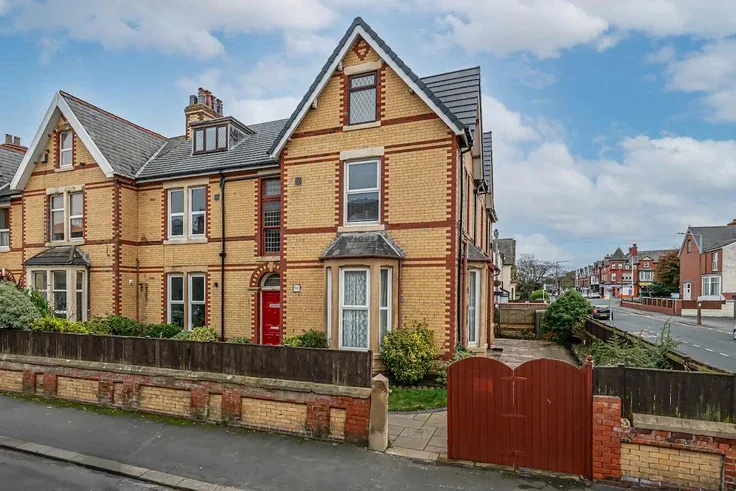Flat St David's Road North in Borough of Fylde