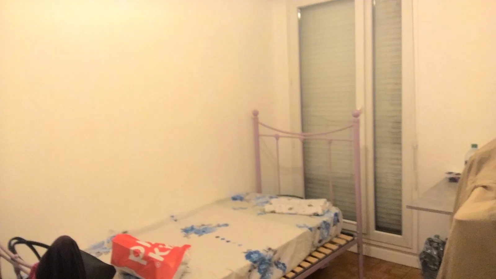 Room Rue Jean-Jacques Rousseau in Colombes