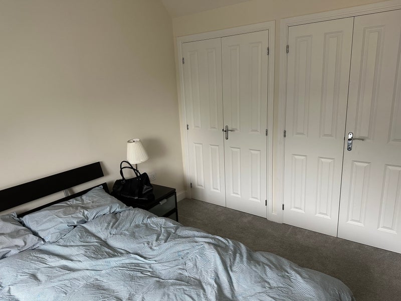 Room Charles Howell Drive in Greater London