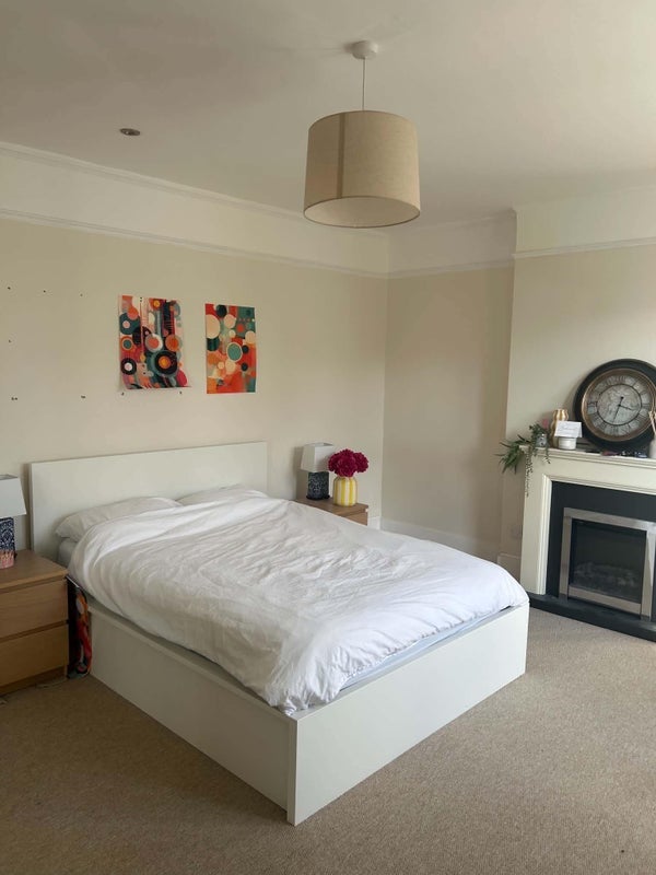 Room Sistova Road in Greater London