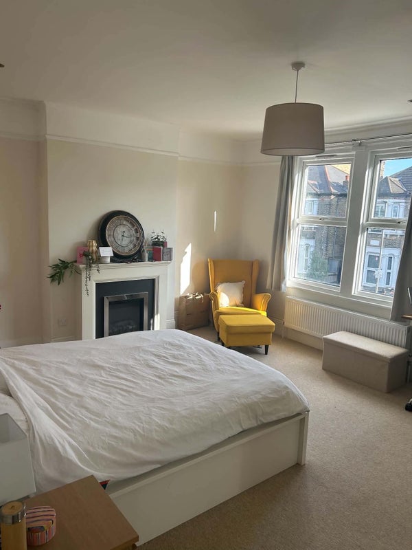 Room Sistova Road in Greater London
