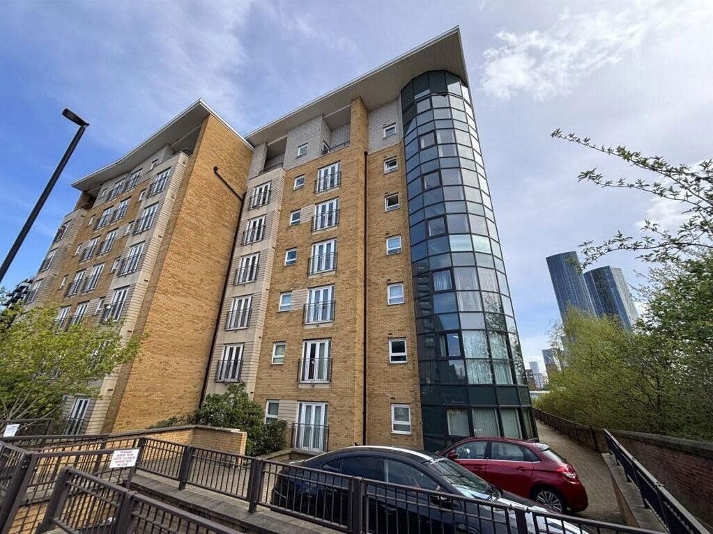 Flat Middlewood Street in Salford