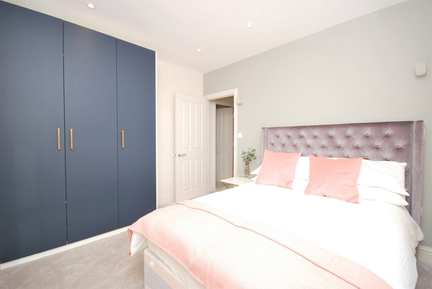 Flat Crystal Palace Road in Greater London