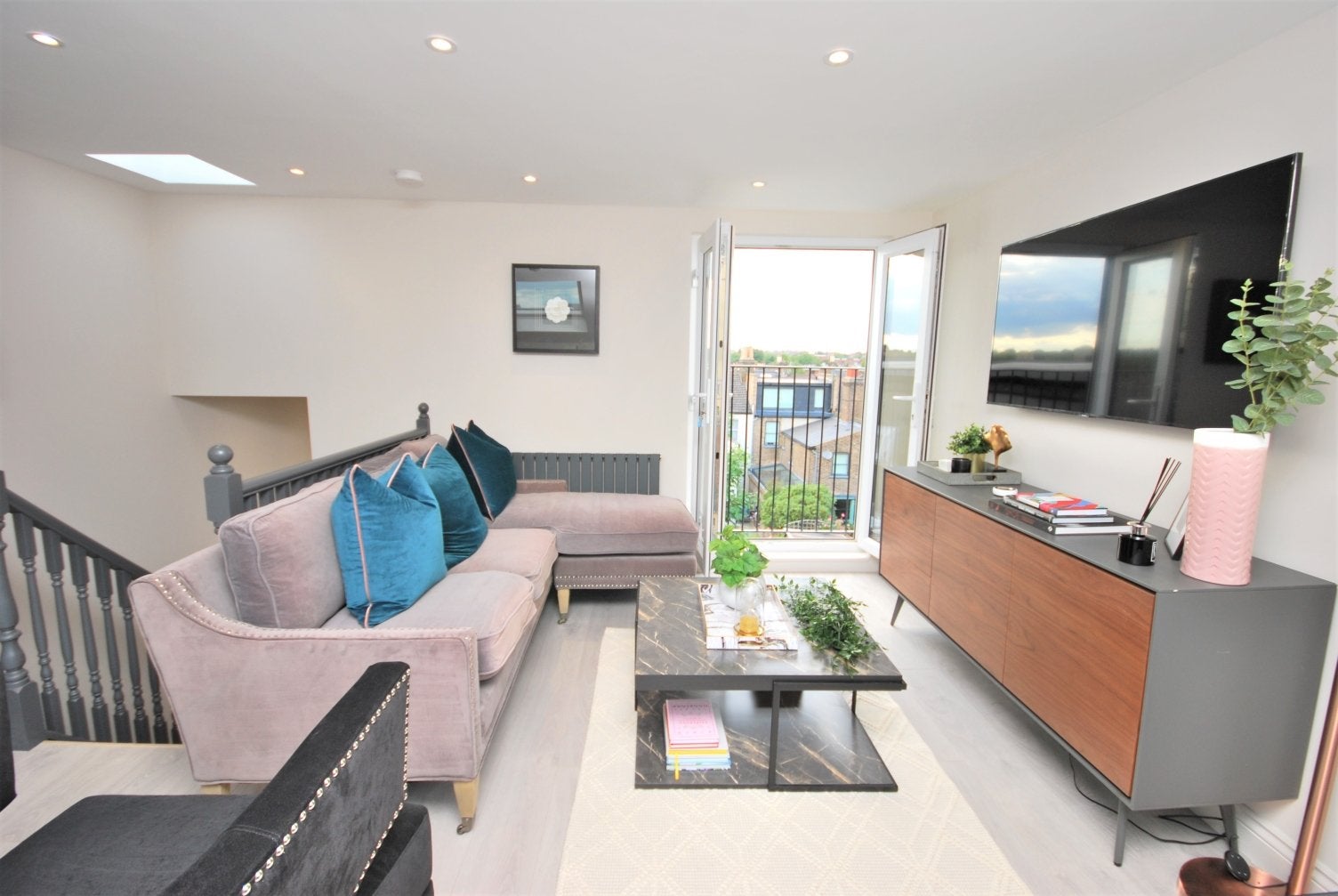 Flat Crystal Palace Road in Greater London