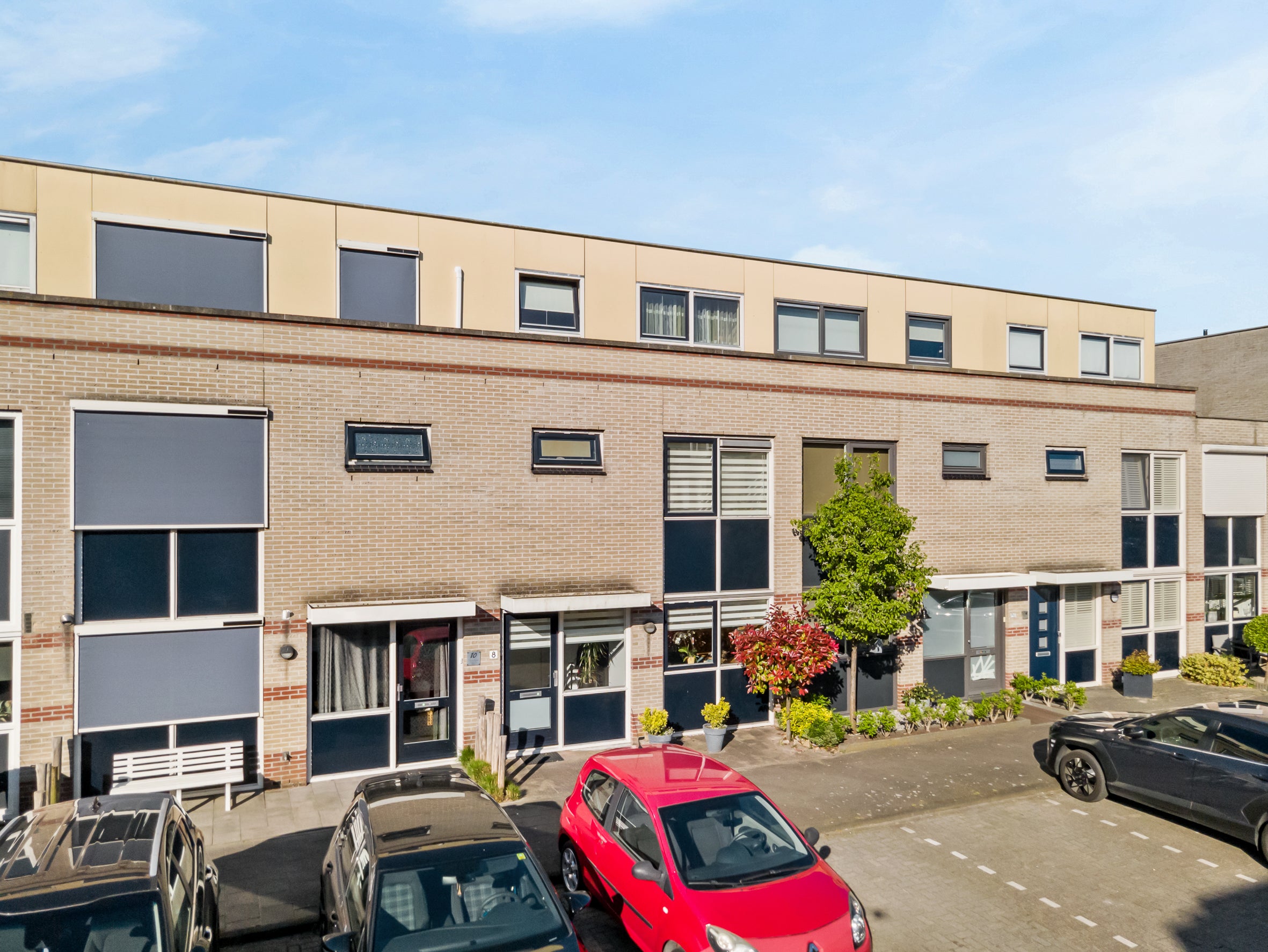 Tussenwoning te koop: Van Alphenstraat 8, Maassluis