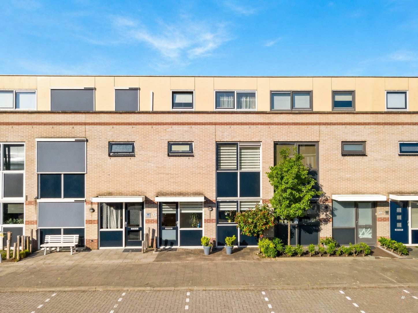 Tussenwoning te koop: Van Alphenstraat 8, Maassluis