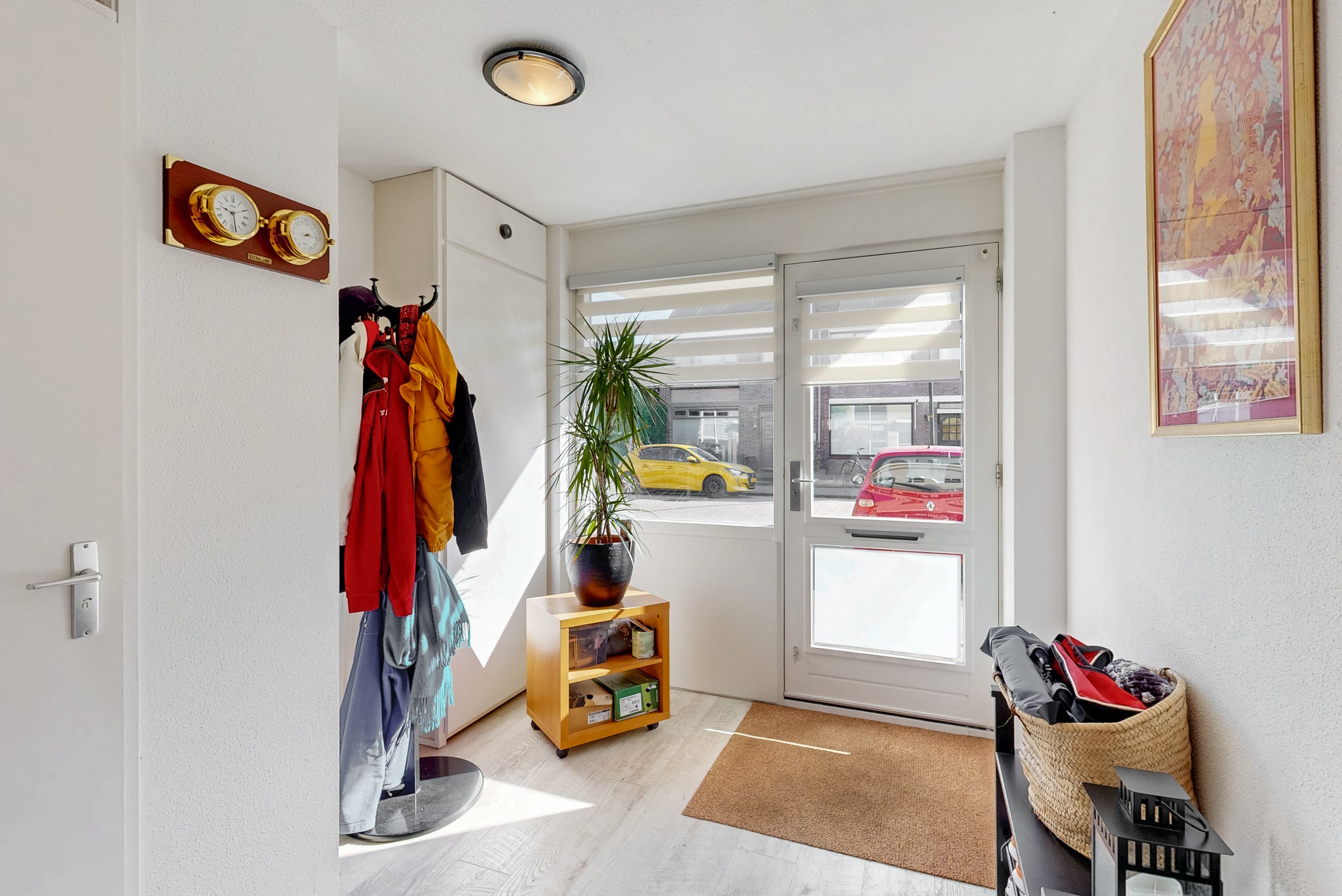 Tussenwoning te koop: Van Alphenstraat 8, Maassluis