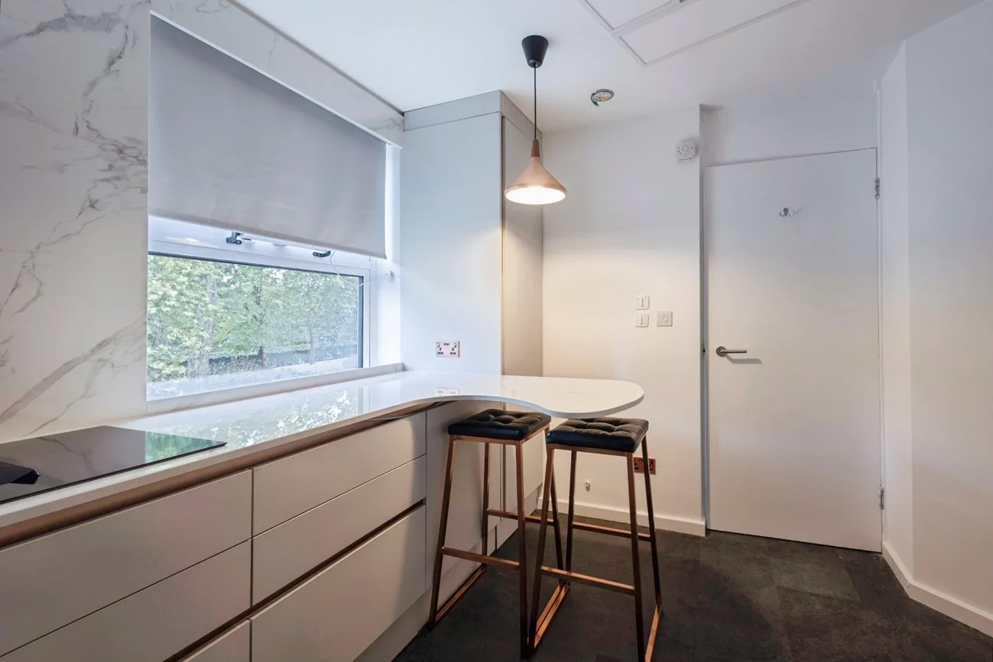 Flat Crowndale Road in Greater London