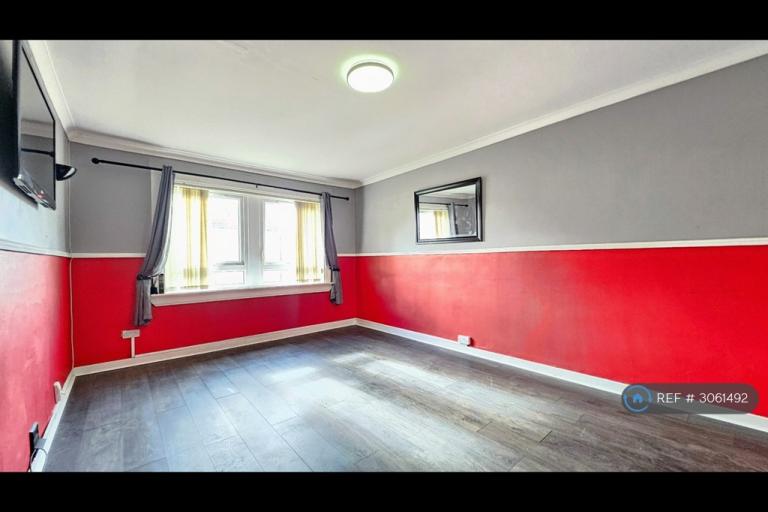 Flat Banktop Place in Johnstone