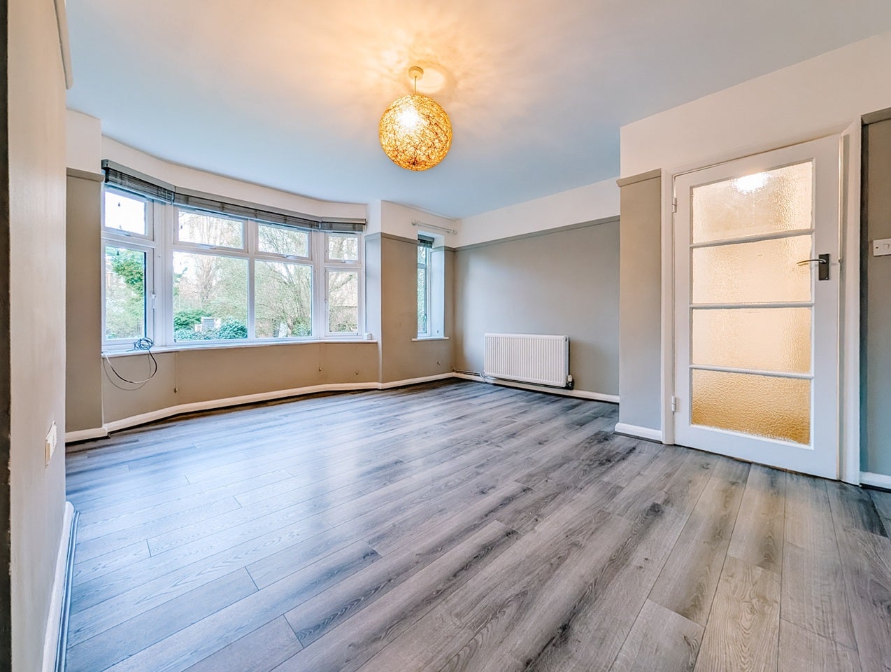 Flat Melbourne Court in Greater London
