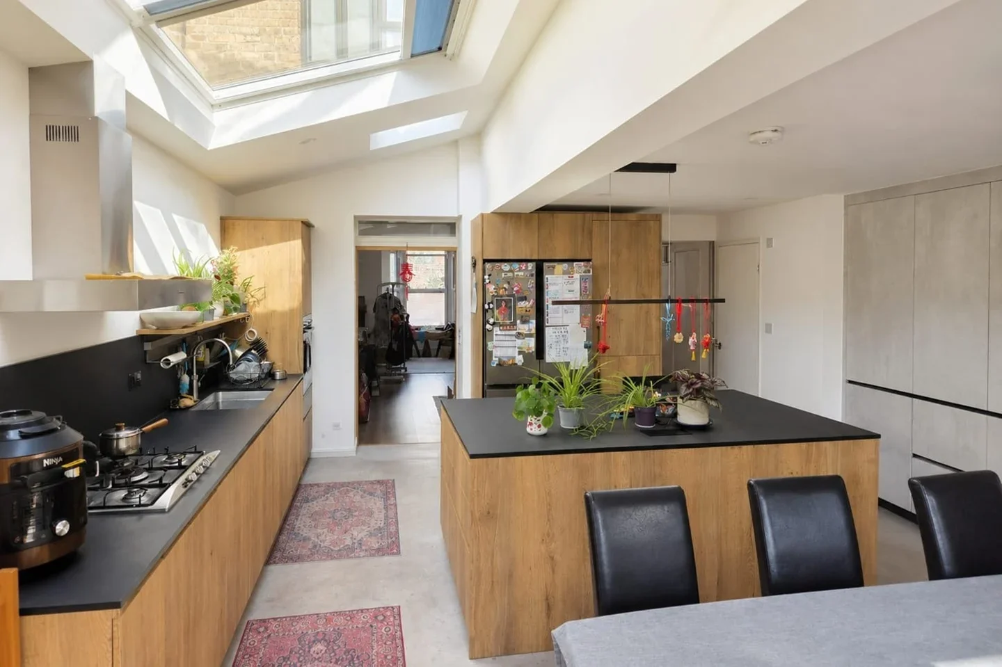 House Henslowe Road in Greater London