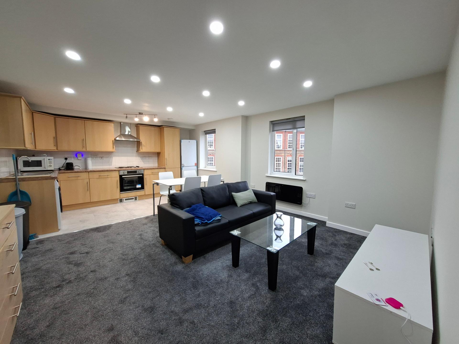 Flat Enfield Road in Greater London