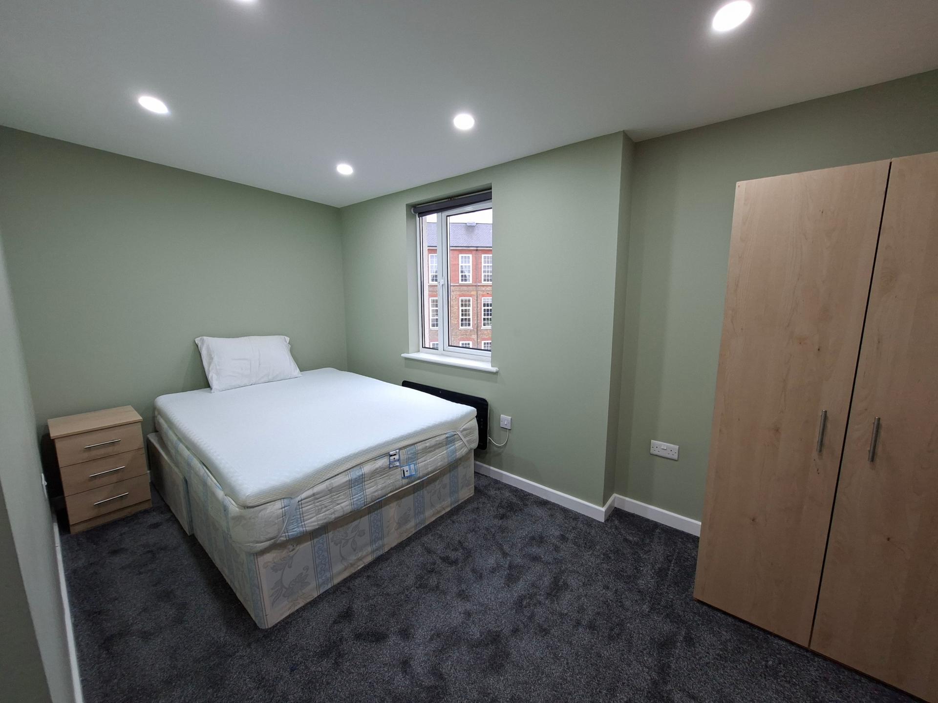 Flat Enfield Road in Greater London