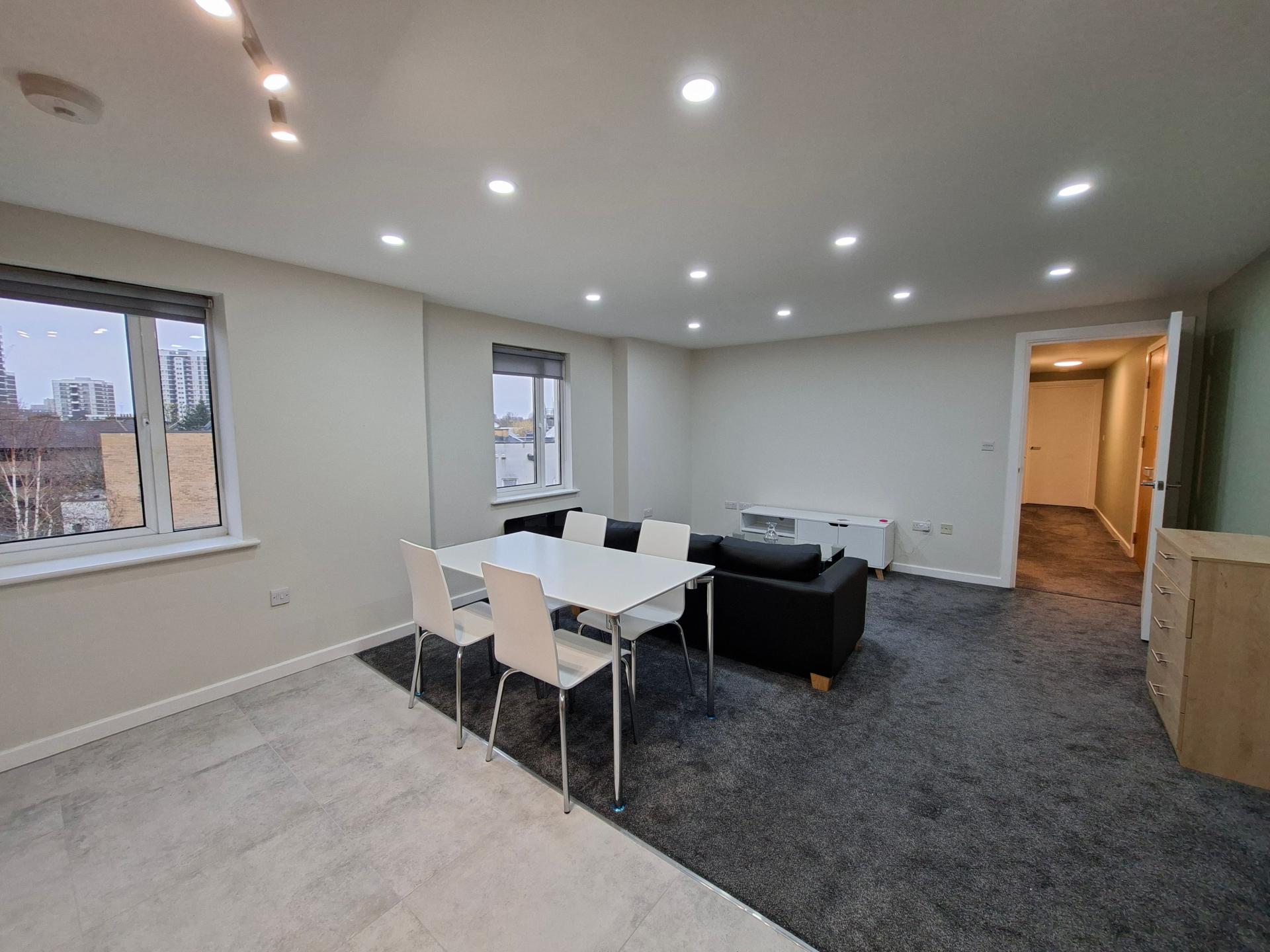 Flat Enfield Road in Greater London