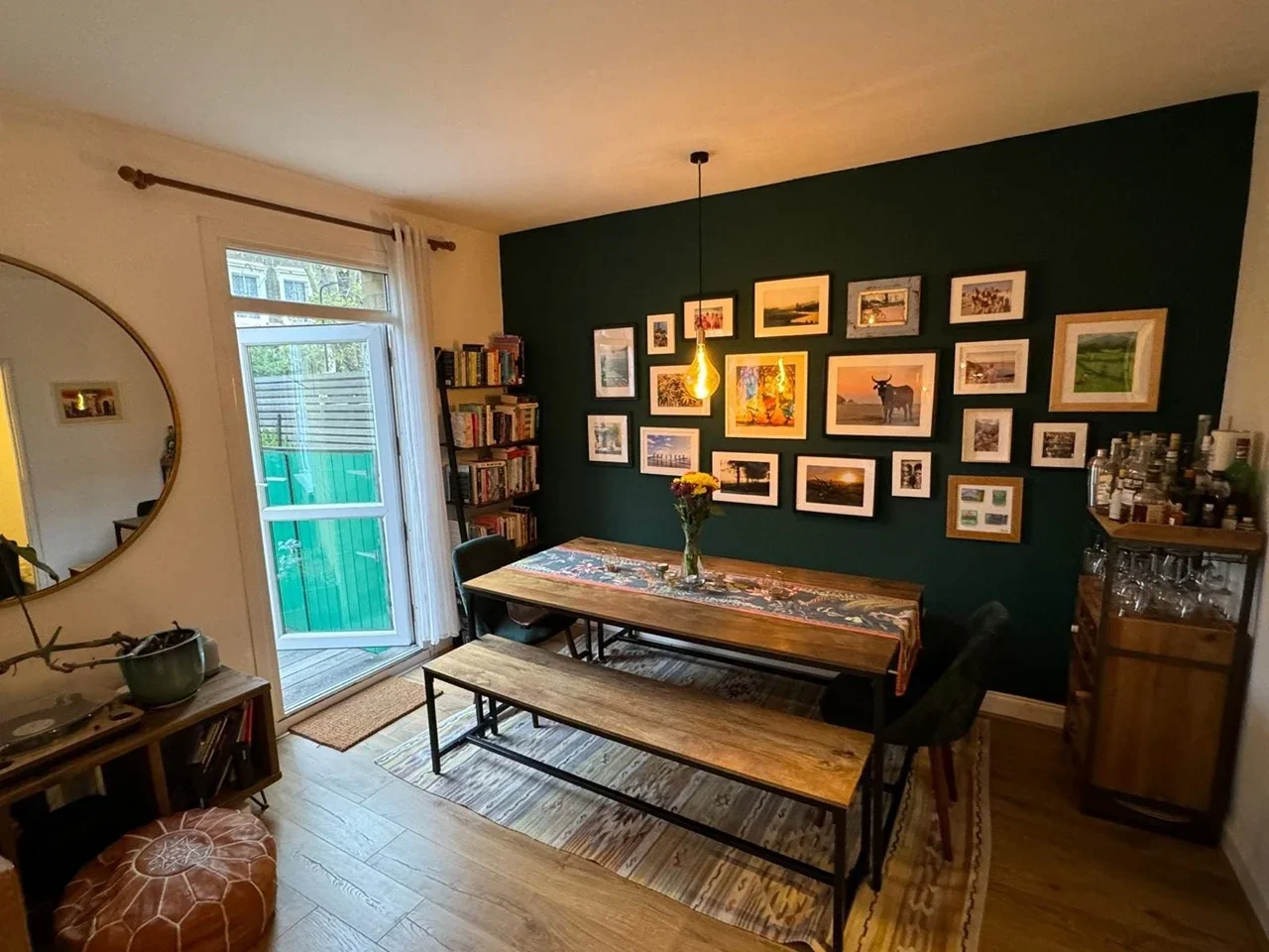 Flat Lauriston Road in Greater London