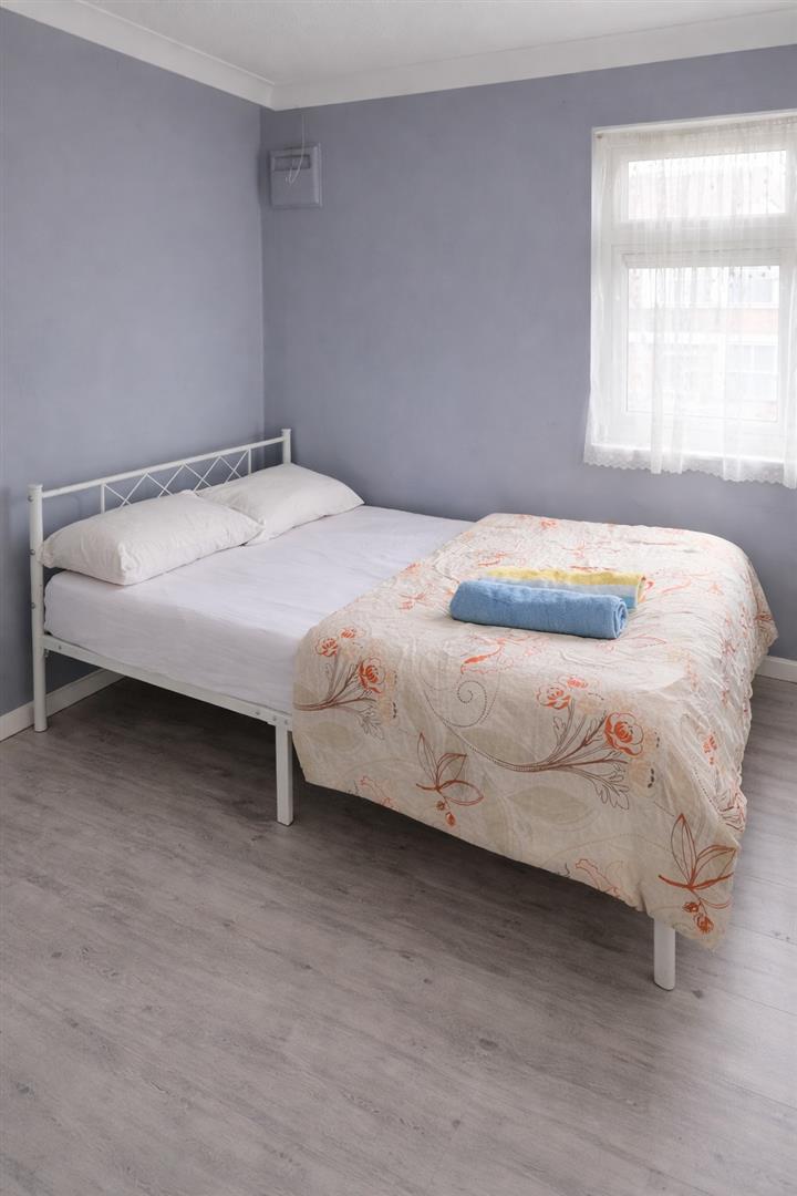 Flat Montem Lane in Slough