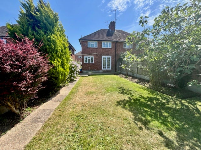 House Gordon Road in Brentwood