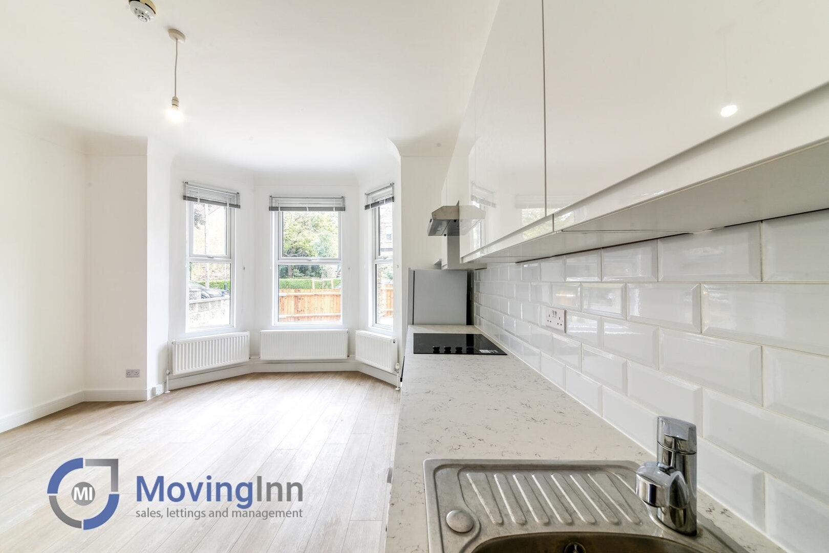 Flat Whiteley Road in Greater London